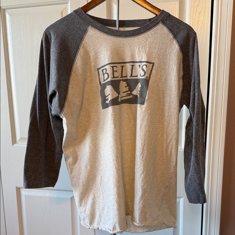 Men’s Raglan Baseball Tee in Light Gray and Charcoal From Bell’s Brewery